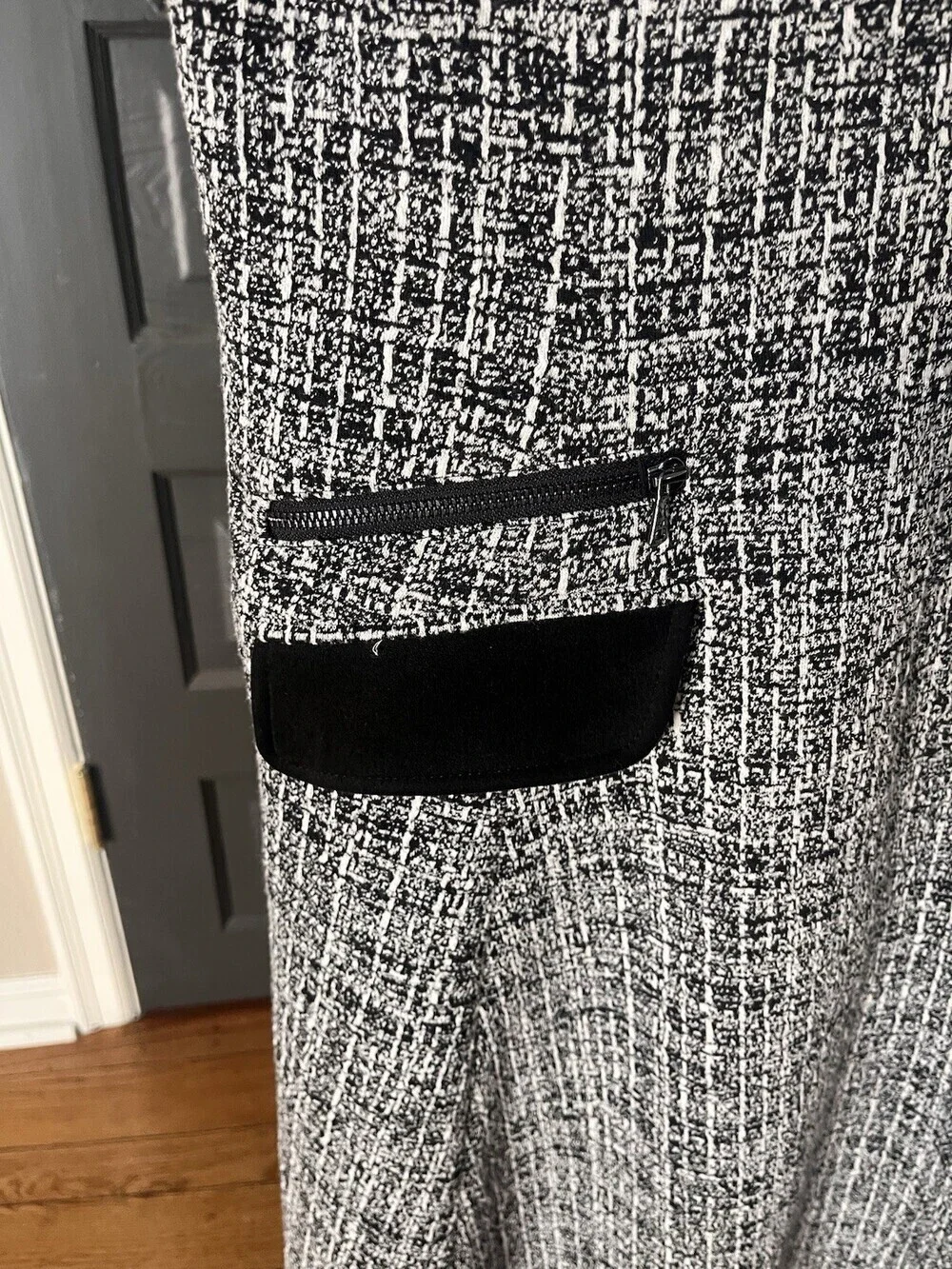 DKNY Tweed Knit Short Sleeve Dress Black White Pocket Detail Size 6 - Picture 4 of 6